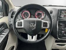 2017 Dodge Grand Caravan SXT | CLEAN CARFAX | BIG SCREEN | BACK- - Photo 13