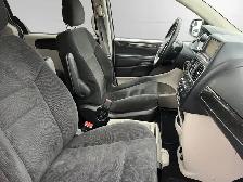 2017 Dodge Grand Caravan SXT | CLEAN CARFAX | BIG SCREEN | BACK- - Photo 14