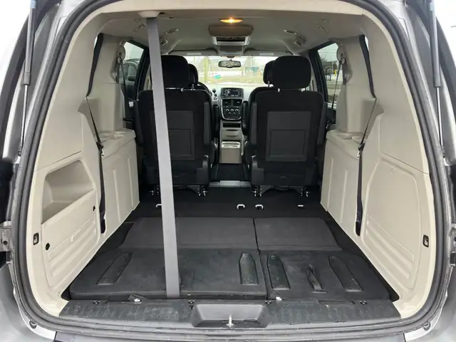 2017 Dodge Grand Caravan SXT | CLEAN CARFAX | BIG SCREEN | BACK- - Photo 16