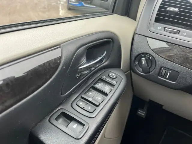 2017 Dodge Grand Caravan SXT | CLEAN CARFAX | BIG SCREEN | BACK- - Photo 20