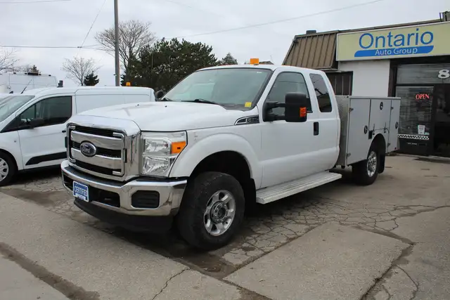 2014 Ford F-250 Super Duty XLT 4WD utility SRW