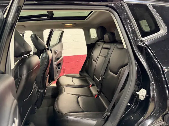 2019 Jeep Compass Limited 4x4 - PANO-ROOF - HEATED SEATS & STEER - Photo 10