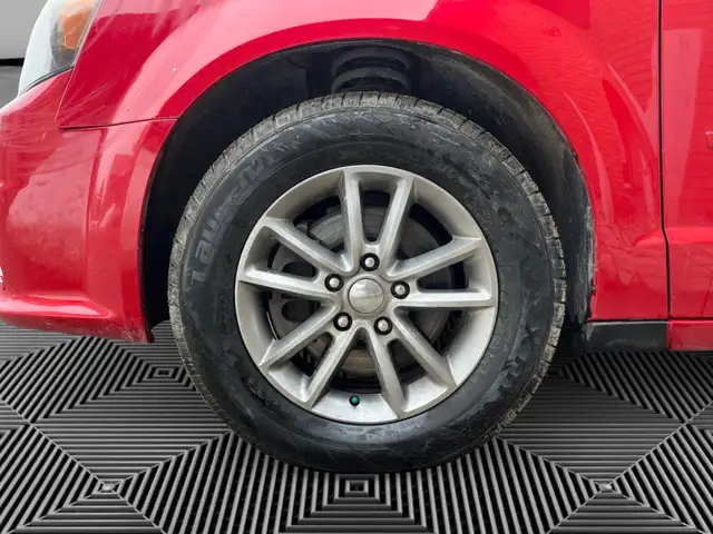 2014 Dodge Grand Caravan R/T | CLEAN CARFAX | BACK-UP CAM | LEAT - Photo 7