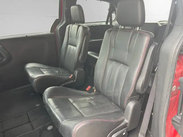 2014 Dodge Grand Caravan R/T | CLEAN CARFAX | BACK-UP CAM | LEAT - Photo 12