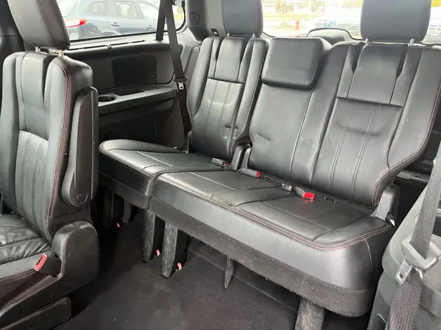 2014 Dodge Grand Caravan R/T | CLEAN CARFAX | BACK-UP CAM | LEAT - Photo 14
