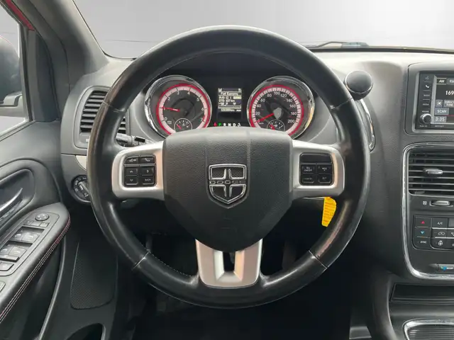 2014 Dodge Grand Caravan R/T | CLEAN CARFAX | BACK-UP CAM | LEAT - Photo 16