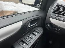 2014 Dodge Grand Caravan R/T | CLEAN CARFAX | BACK-UP CAM | LEAT - Photo 28