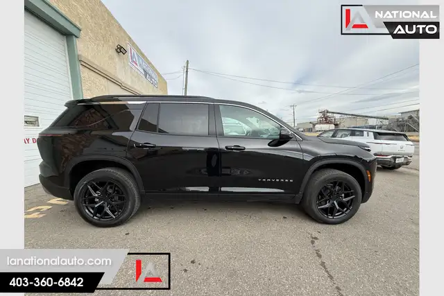 2025 Chevrolet Traverse LT ACTIVE STATUS!! ONE OWNER!! - Photo 2