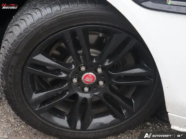 2018 Jaguar XE 25t AWD R-Sport | RED INTERIOR |CERTIFIED - Photo 6