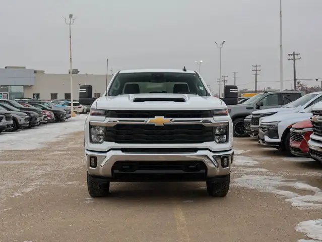 2025 Chevrolet Silverado 2500HD LT 6.6L Duramax - Photo 3