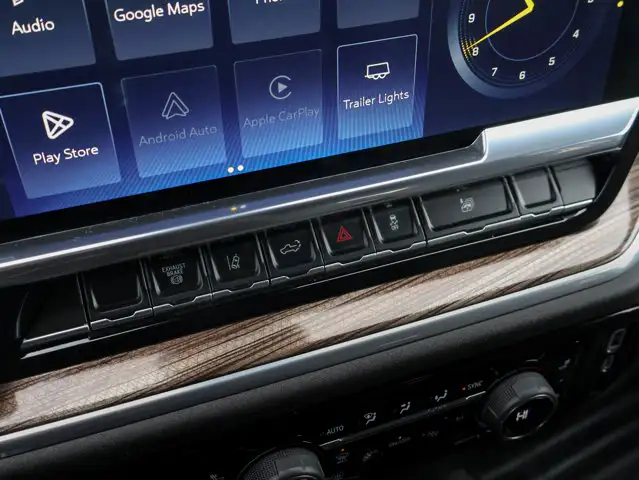 2025 Chevrolet Silverado 2500HD LT 6.6L Duramax - Photo 29