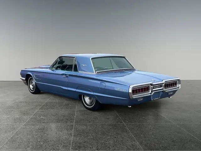 1965 Ford Thunderbird Coupe - Photo 4