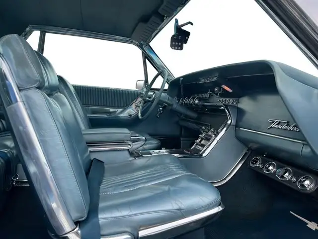 1965 Ford Thunderbird Coupe - Photo 13