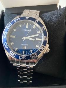 Brand new men’s Citizen Eco Drive blue dial 42 mm. $300 - Photo 2