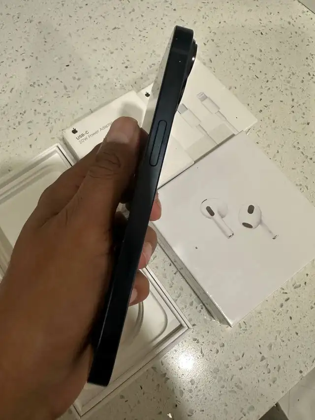 iPhone 14 128gb 79% battery health Accessories Pkg/Delivery - Photo 4