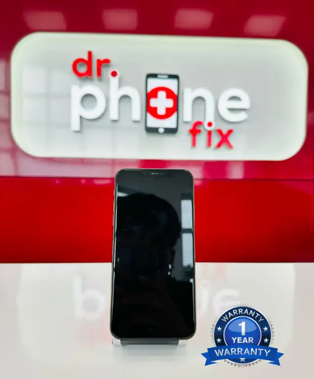 unlocked iphone 11 PRO MAX - (A Grade) in Cell Phones - Photo 2