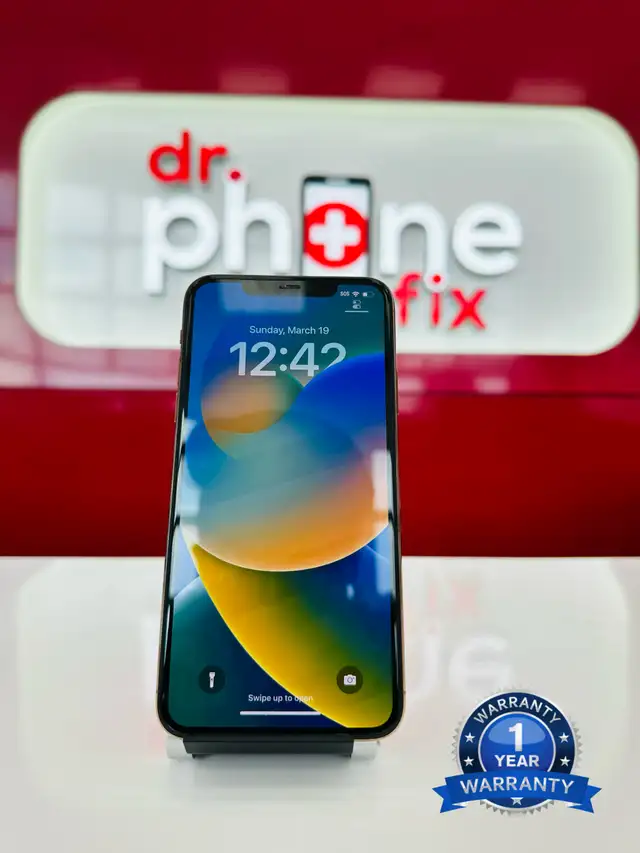 unlocked iphone 11 PRO MAX - (A Grade) in Cell Phones - Photo 5