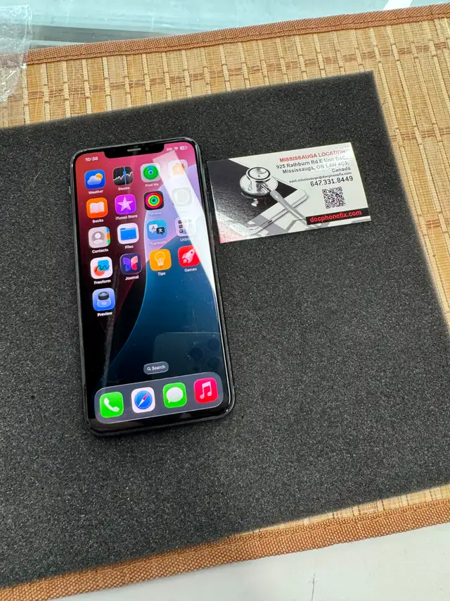 unlocked iphone 11 PRO MAX - (A Grade) in Cell Phones - Photo 8