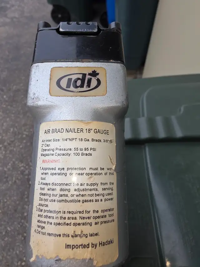 IDI Air Brad Nailer 18' Gauge With Hard Plastic Case And Nails - Photo 4