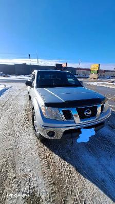 2010 Nissan Frontier (176,000kms, Safetied, Clean Title) - Photo 4