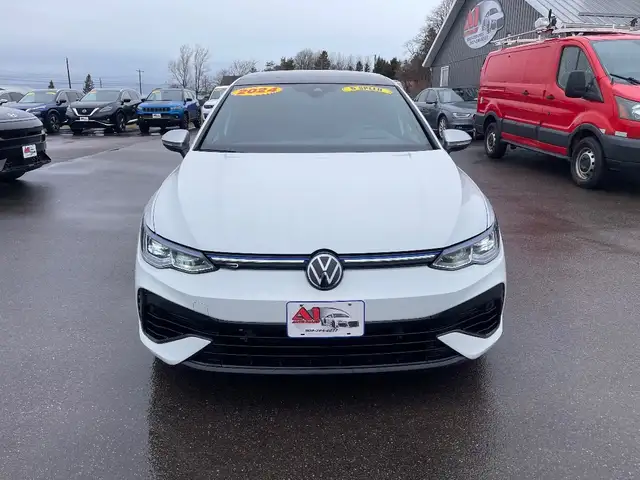 2024 Volkswagen Golf R - Photo 2