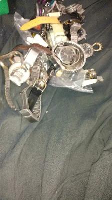 Montre pour les hommes et pour les femmes à vendre - Photo 2