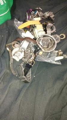 Montre pour les hommes et pour les femmes à vendre - Photo 9