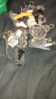 Montre pour les hommes et pour les femmes à vendre - Photo 10