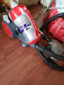 POWER BAGLESS CLEAN VACUUM IN PERFECT COND.