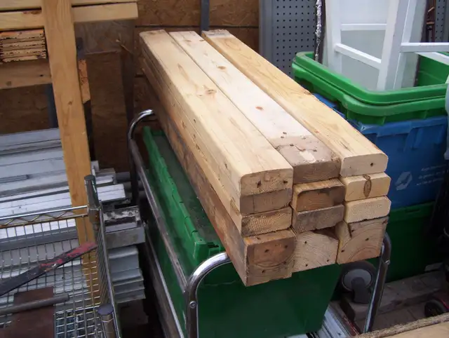 Bois de Charpente Usagé – 2 x 4 – Used Wood
