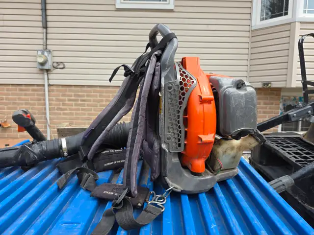 Husqvarna 350BT Backpack Blower 2 Stroke - Photo 3