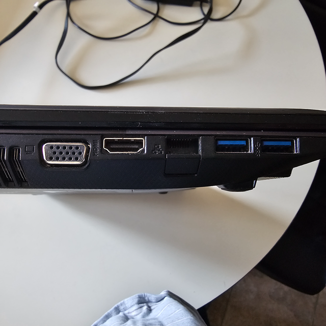 Asus laptop 15" screen 8gb ram 500gb hard drive - Photo 3