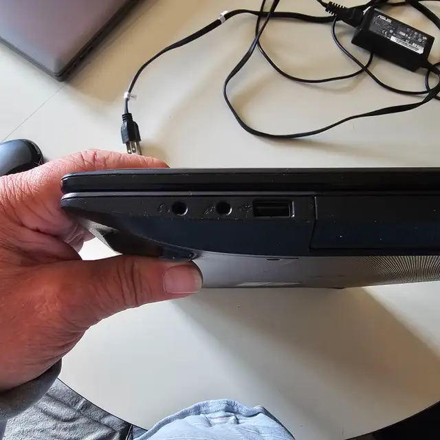 Asus laptop 15" screen 8gb ram 500gb hard drive - Photo 4