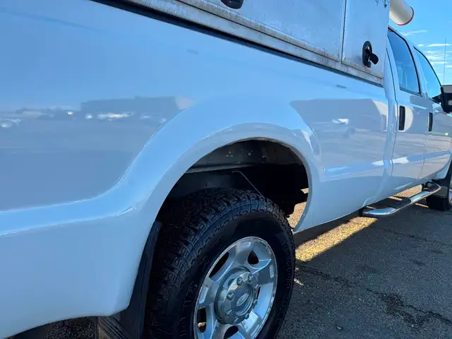 2010 Ford Super Duty F-350 SRW XLT Crew Cab - 8 FT BOX - TOMMY G - Photo 7