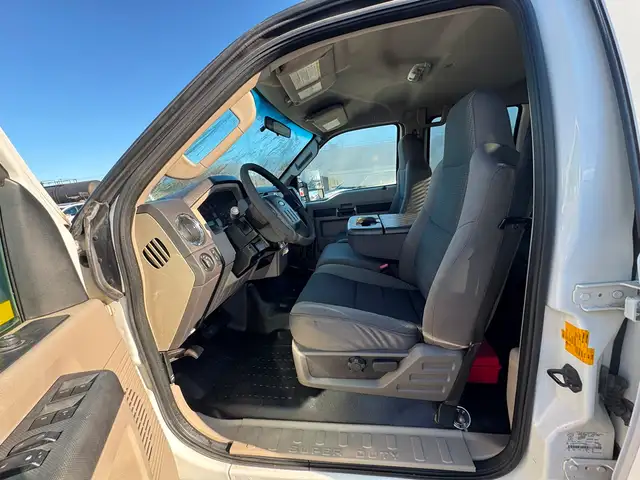 2010 Ford Super Duty F-350 SRW XLT Crew Cab - 8 FT BOX - TOMMY G - Photo 13