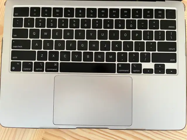 13' Macbook Air M2, 16 GB RAM   1 TB SSD -  Impeccable - Photo 2