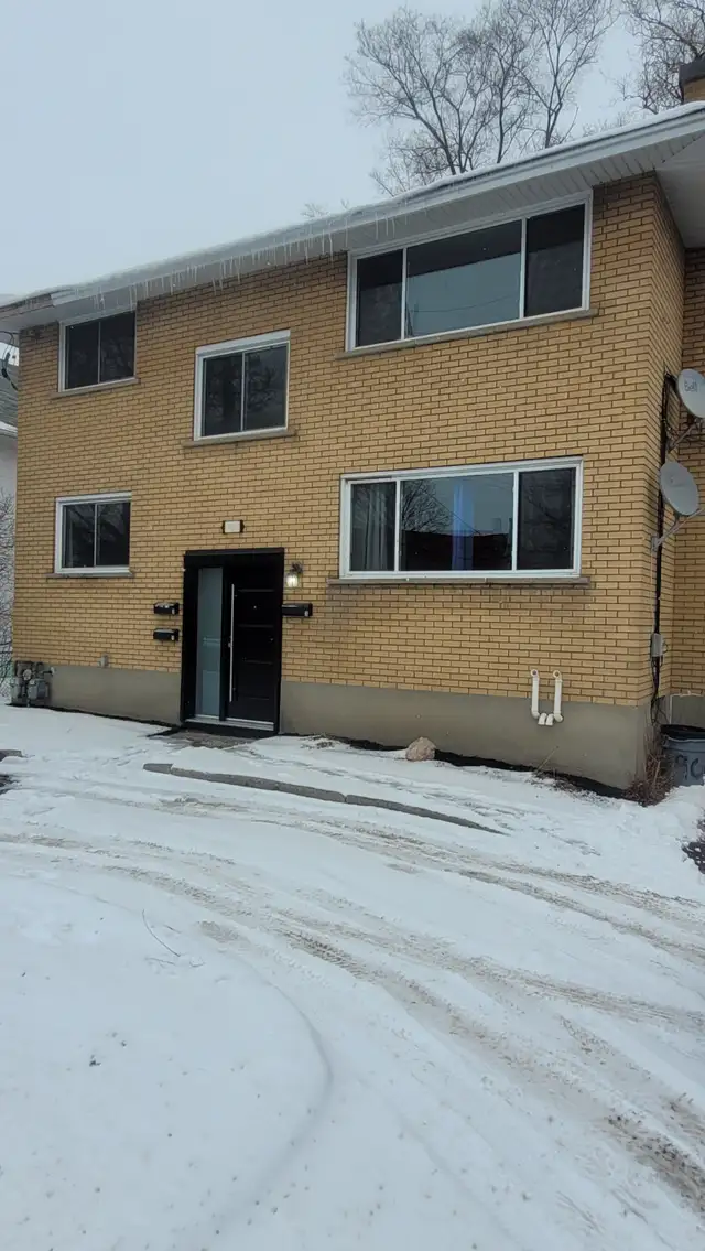 Bright 1-Bedroom Room for Rent – All Inclusive – $1,000/month - Photo 6