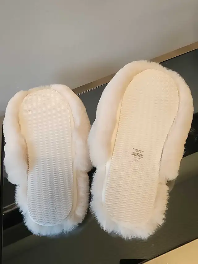 Brand New White Slippers - Photo 3