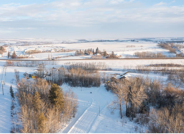 Fully serviced lot 8 in Alix – Ready for your dream home! - Photo 10