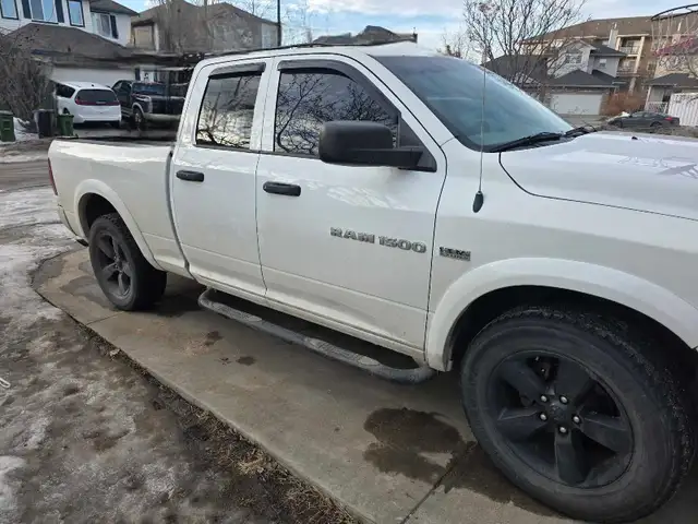 2011 Dodge ram 1500 slt hemi