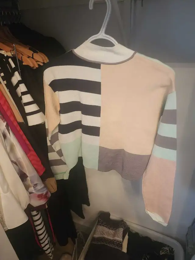 Club Monaco Sweater - Photo 3