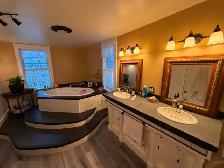 Large Country Home. No neighbours 1acre $850,000 Casselman, ON - Photo 5