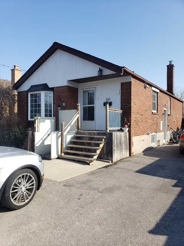 Bachelor Basement Apartment for Rent Warden & Eglinton