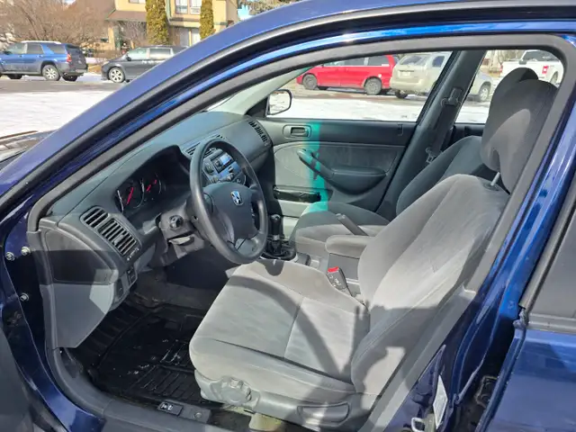 Honda civic 2003 standard manual transmission with four doors - Photo 5