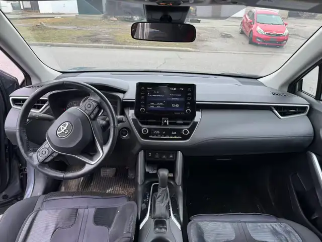 2022 Toyota Corolla Cross LE AWD - Photo 9