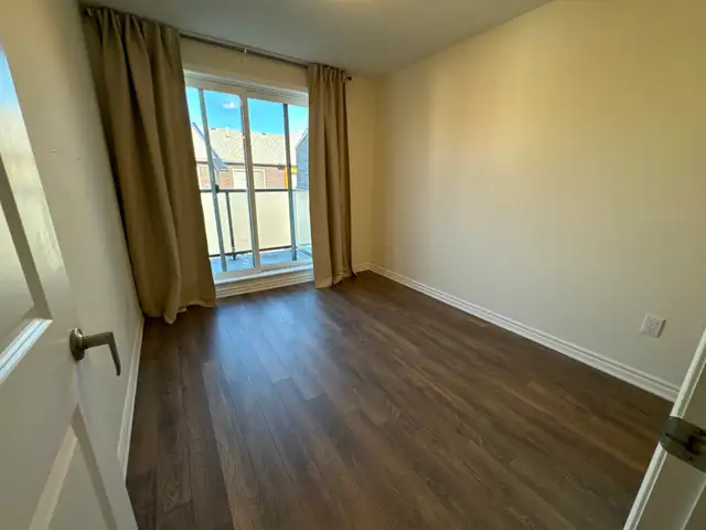 Condo Townhouse for Lease in Scarbororugh, 3 bed, 2.5 Bath - Photo 2