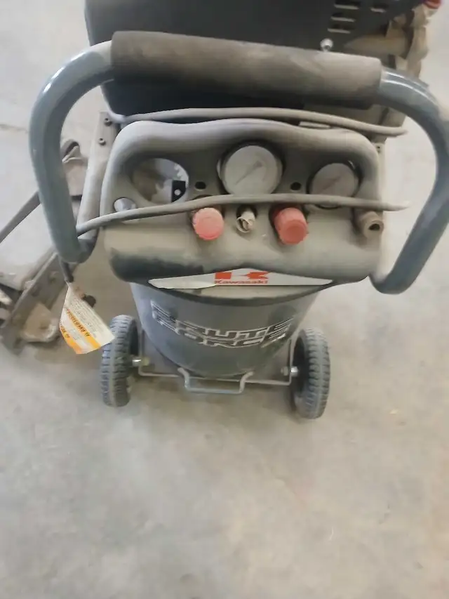 estate sale - Photo 4