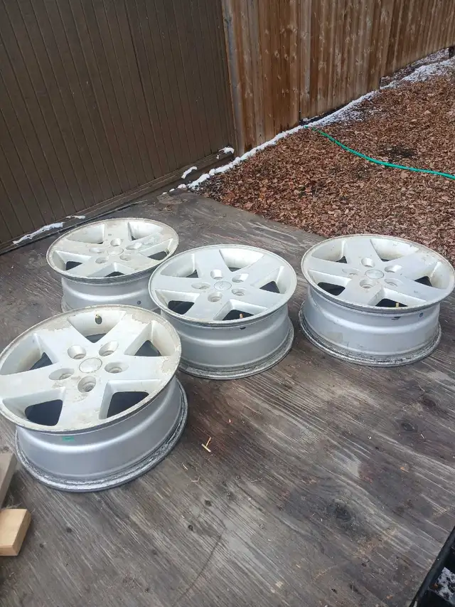 estate sale - Photo 6