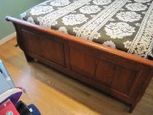 HPL Mobilier Louis Philippe Heritage Collection Wood Sleigh Bed - Photo 10
