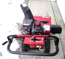 CRAFTSMAN 1350 27' SNOW BLOWER - Photo 5